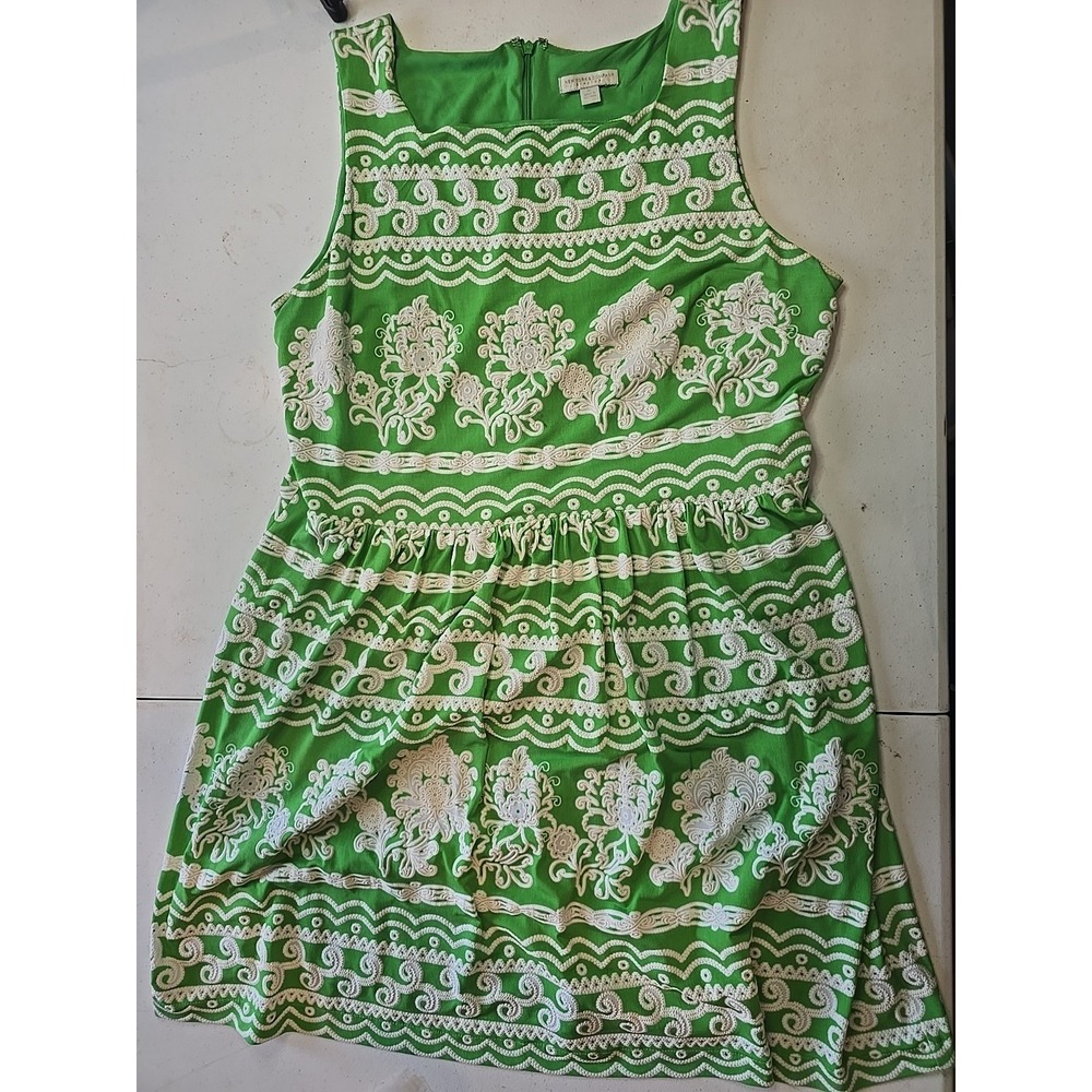 New York & Company Women's Green And White Size XL‎ 14 Floral Lined Dress